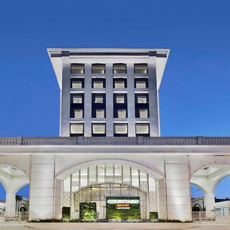 Courtyard By Marriott Bengaluru Hebbal Hotel Exterior photo