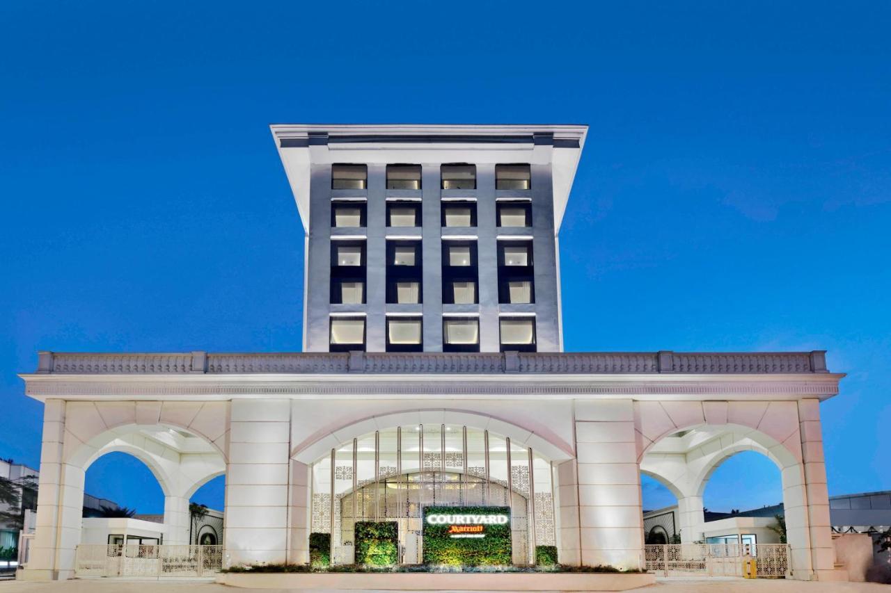 Courtyard By Marriott Bengaluru Hebbal Hotel Exterior photo